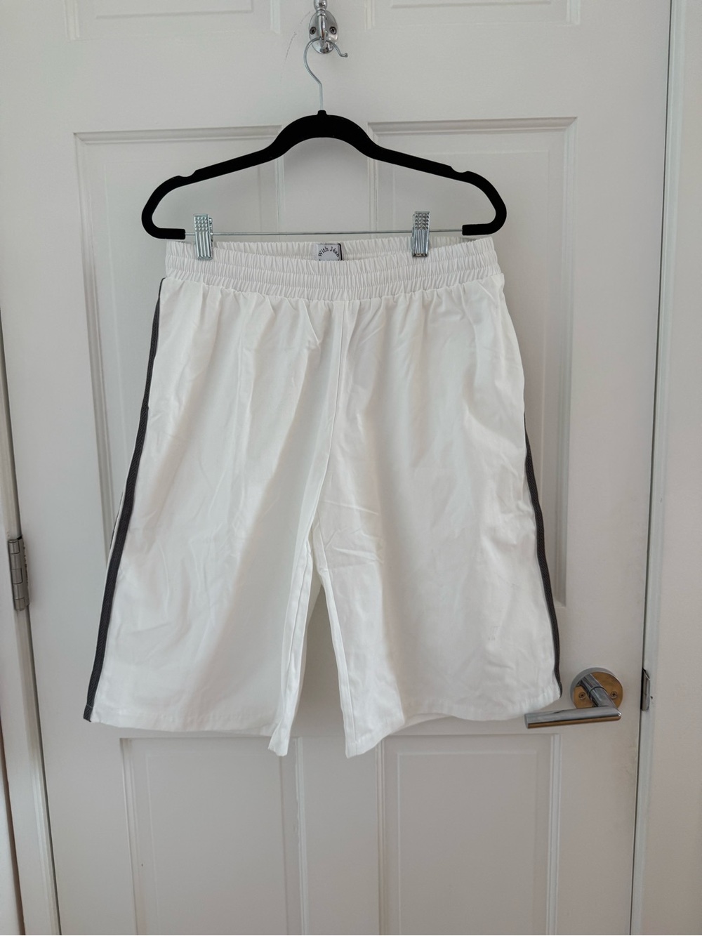 With Jean Romeo jorts White Athletic Shorts with Side Stripe
